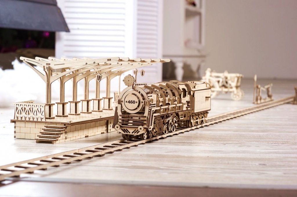 UGEARS LOCOMOTIVE + RAILWAY PLATFORM + RAILS
