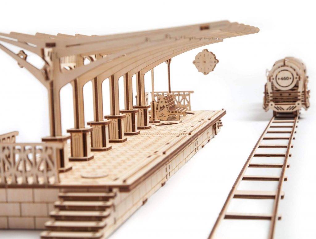 UGEARS RAILWAY PLATFORM