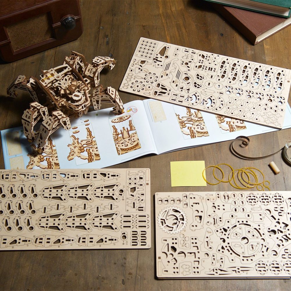 UGEARS HEXAPOD EXPLORER