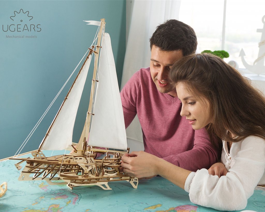 UGEARS TRIMARAN MERIHOBUS